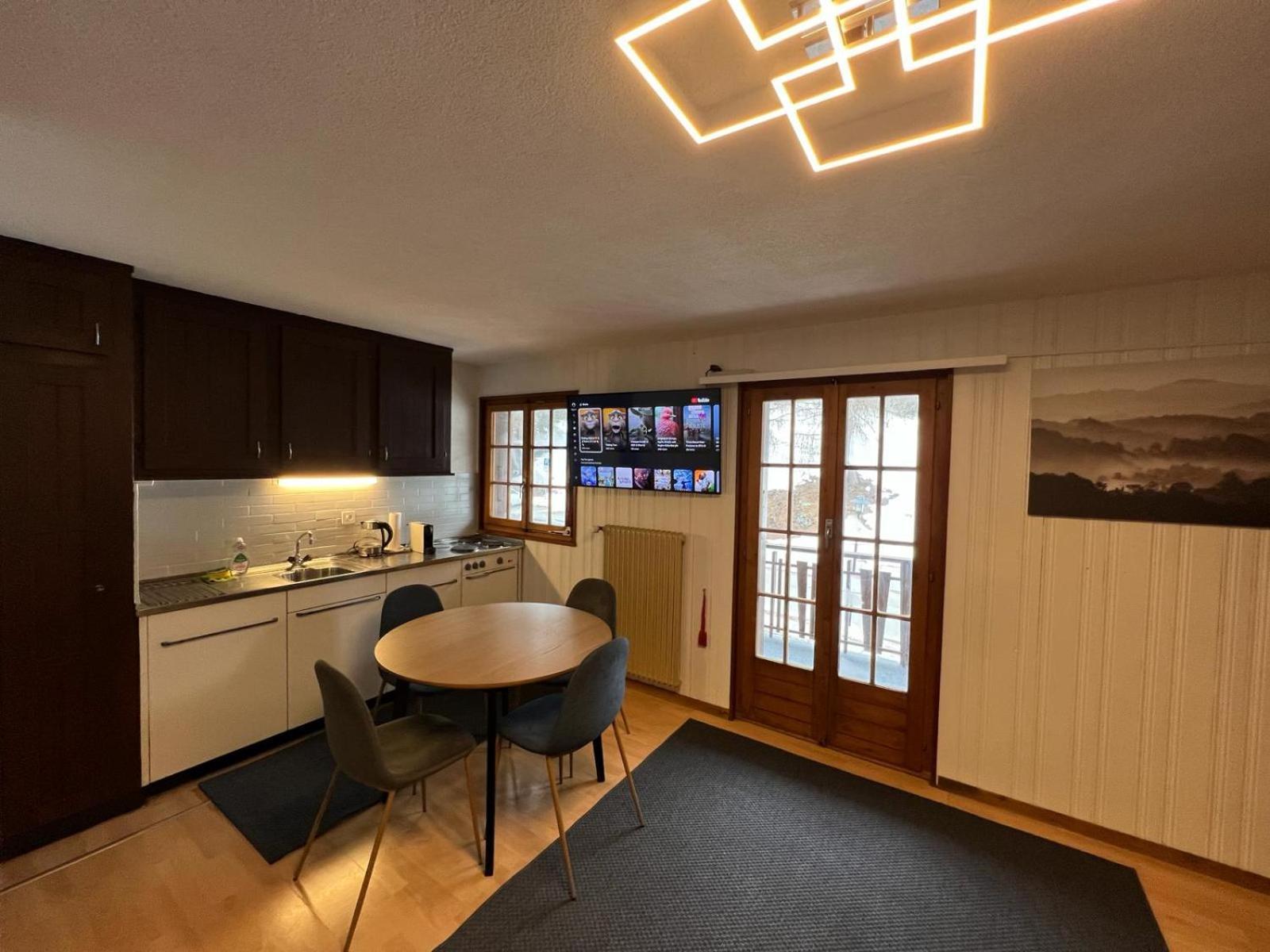 Cosy For 4 Near Lift, Cretes B24 *